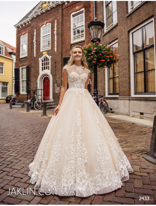 Wedding dress 2433