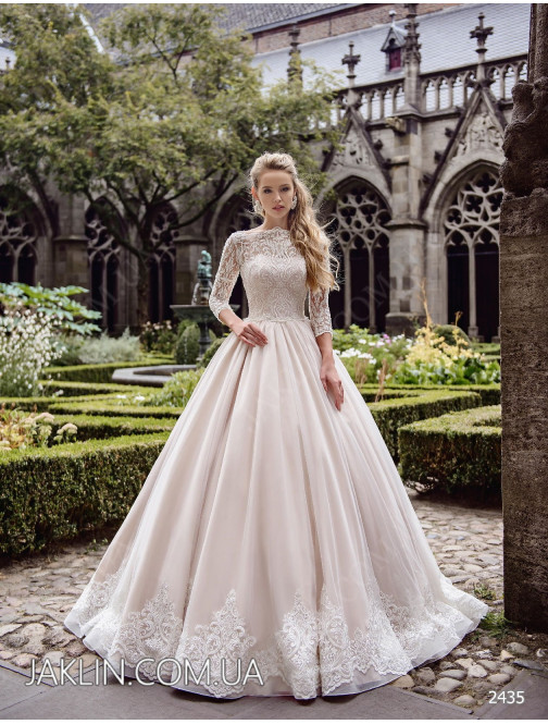 Wedding dress 2435