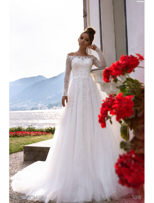 Wedding dress 5016