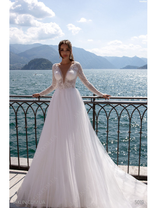 Wedding dress 5019