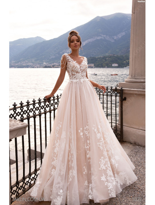 Wedding dress 5022