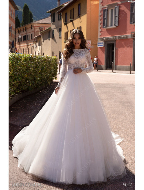 Wedding dress 5027
