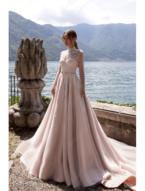 Wedding dress 5028
