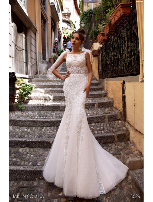 Wedding dress 5029