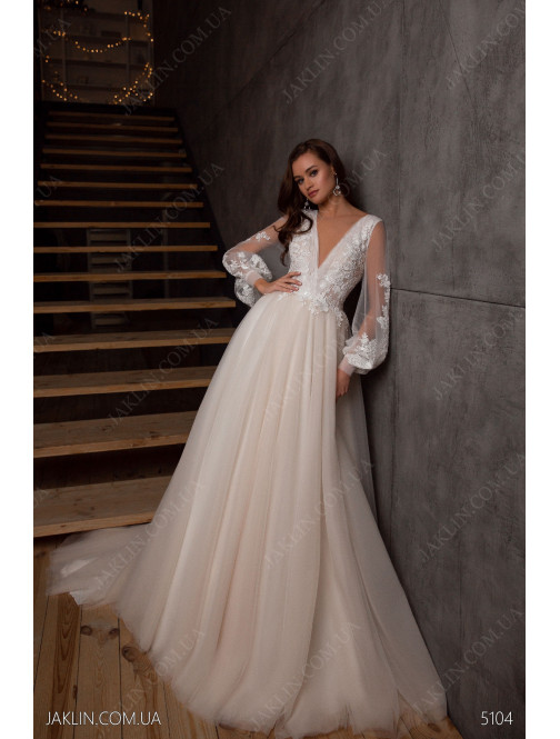 Wedding dress 5104