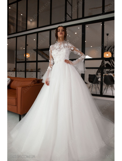 Wedding dress 5111